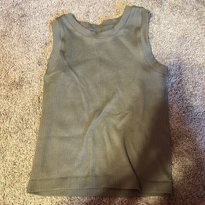 I’m selling this cute tank, it’s soft, and really comfortable